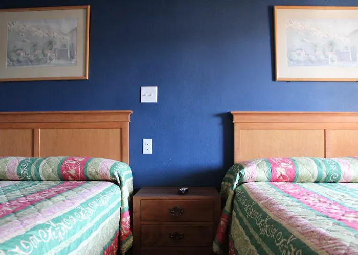Flagstaff Motel *