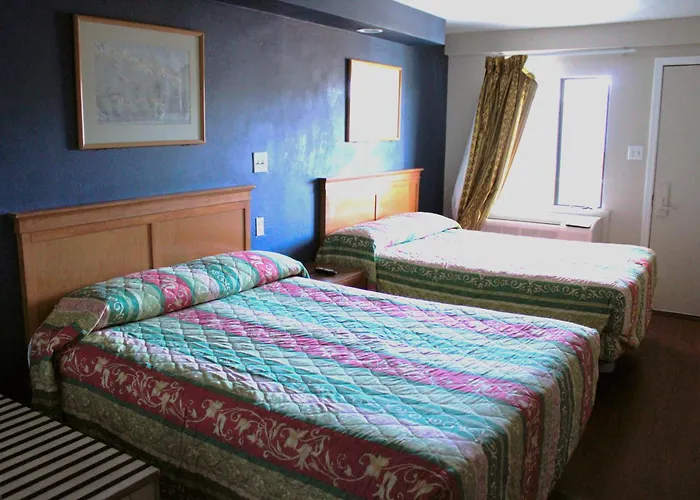 Flagstaff Motel *
